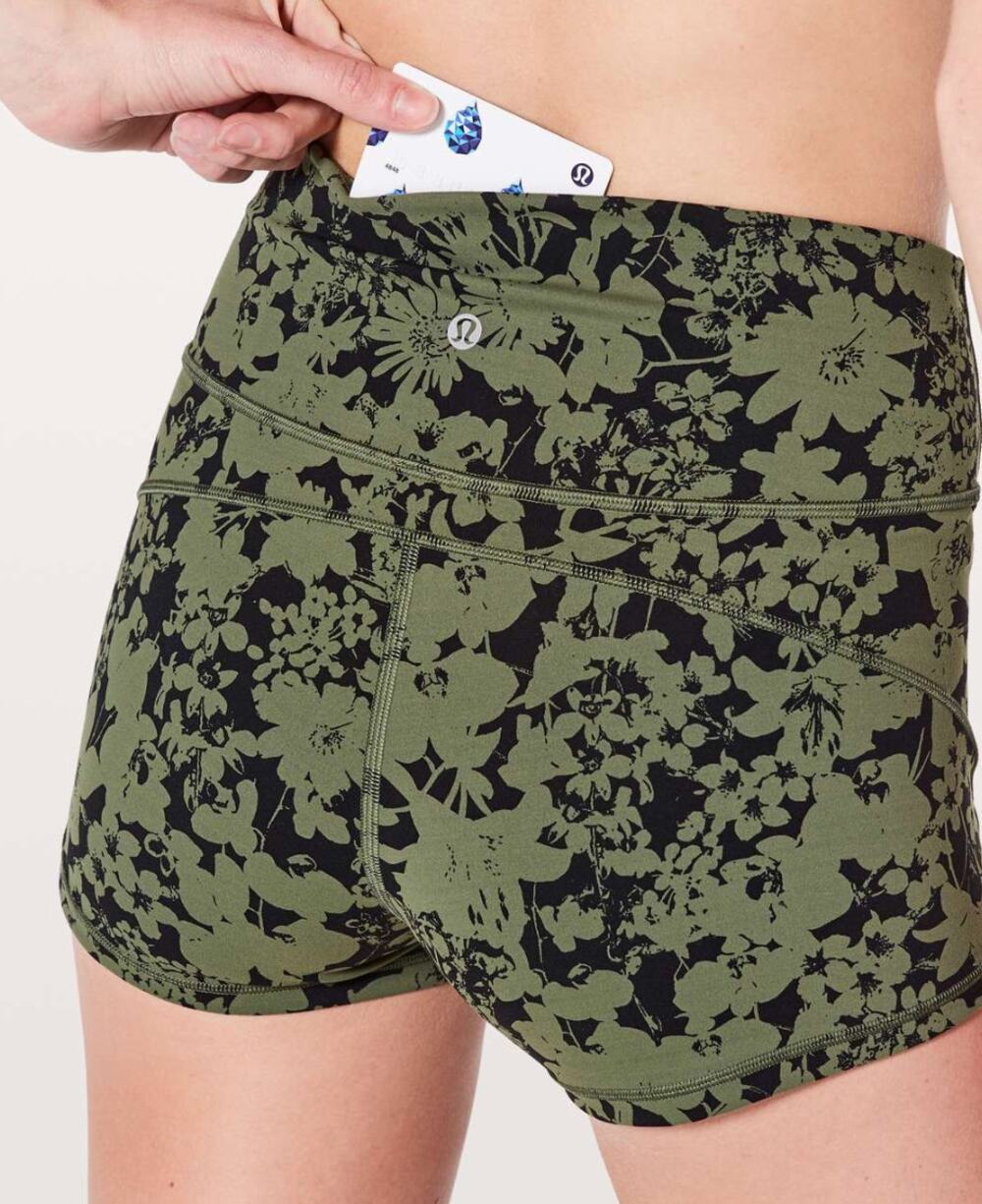 Lululemon Athletica tropical In Movement Short *Everlux 2.5" size 4